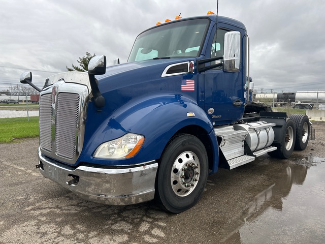 2019 Kenworth T680 6x4 T/A Day Cab Truck Tractor