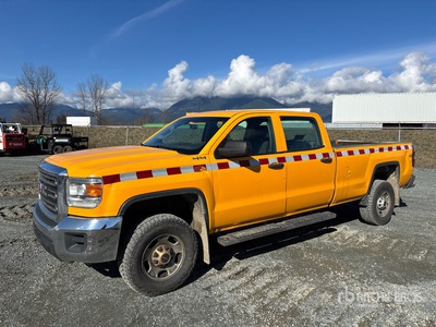 2017 GMC Sierra 2500HD 4x4 Crew Cab Pickup