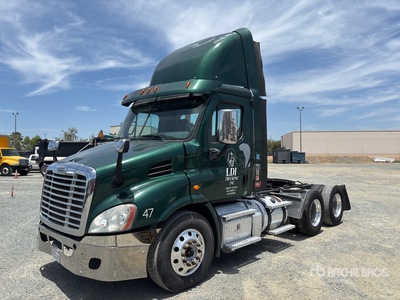 2016 Freightliner Cascadia 113 6x4 T/A Day Cab Truck Tractor