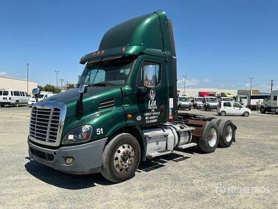 2016 Freightliner Cascadia 113 6x4 Ciągnik siodłowy T/A z kabiną dzienną