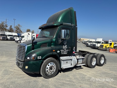 2016 Freightliner Cascadia 113 6x4 T/A Day Cab Truck Tractor