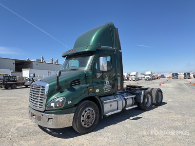 2016 Freightliner Cascadia 113 6x4 T/A Day Cab Truck Tractor