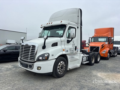 2016 Freightliner Cascadia 113 6x4 Ciągnik siodłowy T/A z kabiną dzienną