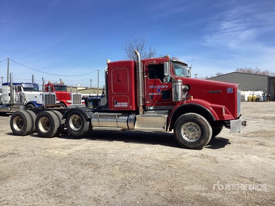 2014 Kenworth T800 Tri/A Sleeper Truck Tractor