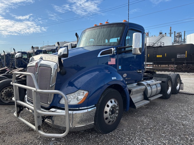 2020 Kenworth T680 6x4 T/A Day Cab Truck Tractor