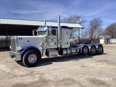 2022 Peterbilt 389 Heavy Haul Tri/A Sleeper Truck Tractor
