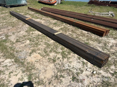 Quantity of 1 3/4 in x 1 3/4 in x 14 Ga Square Tubing Varios metales