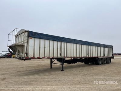 2016 Ubilt Belt floor 52 ft Tri/A ライブボトムトレーラー