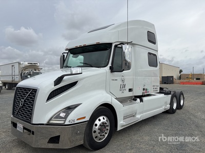 2018 Volvo VNL860 6x4 T/A Sleeper Truck Tractor
