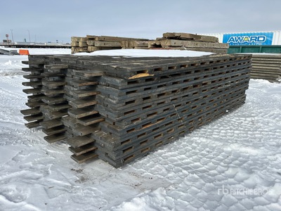 Quantity of (10) 12 ft x 7 ft 3 in Wooden Access クレーンマット