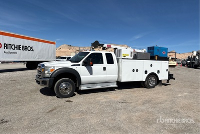 2015 Ford F-450 XLT 4x4 Crew Cab Camion de servicios