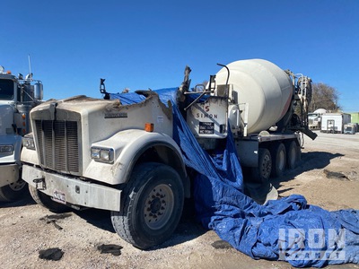 2008 Kenworth 10x4 Camion malaxeur (Inoperable)