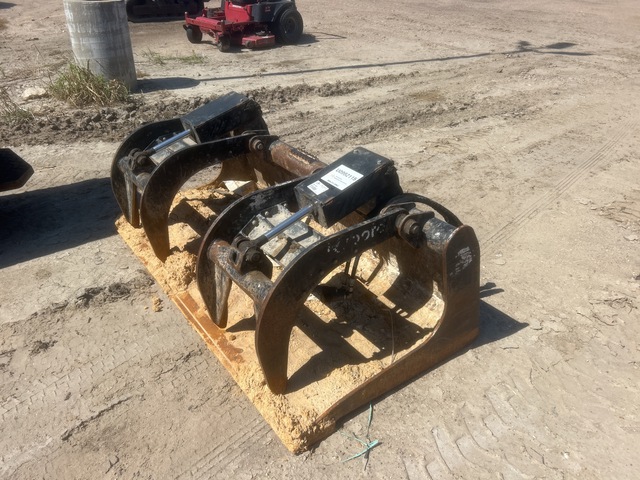 Land Pride GB3074 74 in Skid Steer Grapple Bucket