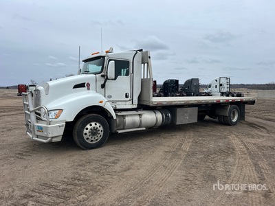 2016 Kenworth T440 4x2 Flatbed Truck