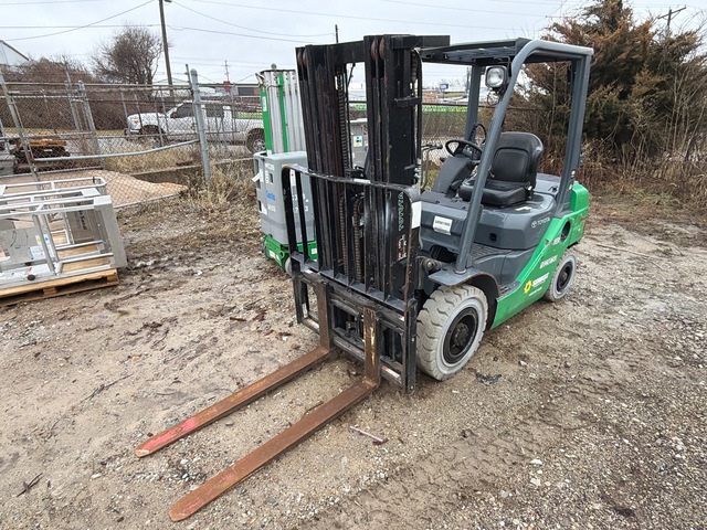 2019 Toyota 8FGU25 4750 lb Forklift (Inoperable) 2019 Toyota 8FGU25 4750 lb Forklift (Inoperable)