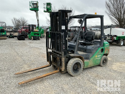 2016 Toyota 8FGU25 4500 lb Pneumatic Tire Heftruck