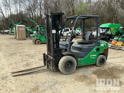 2015 Toyota 8FGU30 4900 lb Pneumatic Tire Wózek widłowy