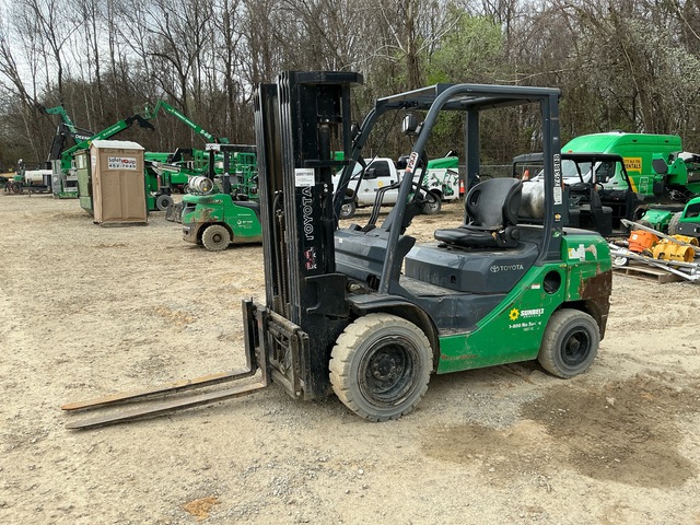 2015 Toyota 8FGU30 4900 lb Pneumatic Tire Forklift 2015 Toyota 8FGU30 4900 lb Pneumatic Tire Forklift