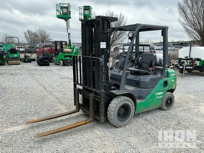 2016 Toyota 8FGU25 4500 lb Pneumatic Tire Heftruck