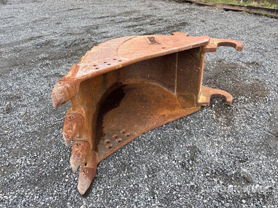 Brandt 26 in Q/C Digging Excavator Bucket - Fits John Deere 345G