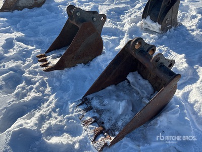 Quantity of (2) 22 in Digging Excavator Bucket