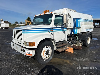 Johnston 605 series on 1994 International 4700 Sweeper Truck