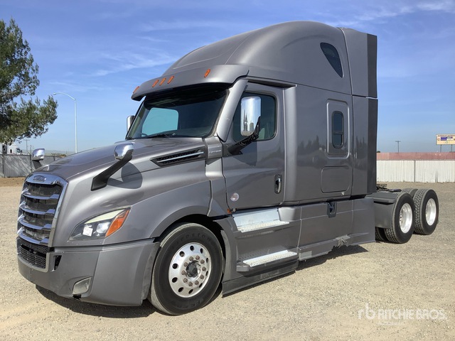 2022 Freightliner Cascadia 126 6x4 T/A Sleeper Truck Tractor