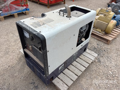 Hobart Champion 10000 230 A Stick を見 Welder - Fueled