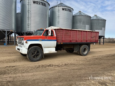 1976 GMC 6500 4x2 Grain Truck
