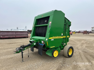 2005 John Deere 567 Mega-Wide Round Baler