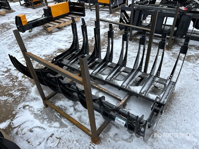 2026 GIYI GY-CLG72 71 in Skeleton スキッドステア用グラップル (Unused)