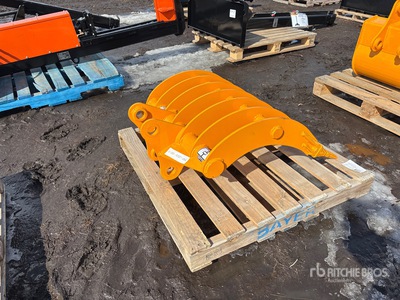 2026 GIYI 32 in Excavator Rake - Fits Cat 305 (Unused)