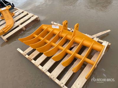 2026 GIYI 44 in Excavator Rake - Fits Cat 305 (Unused)