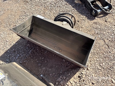 2026 GIYI GY-D3T 32 in Tilting Excavator Bucket (Unused)