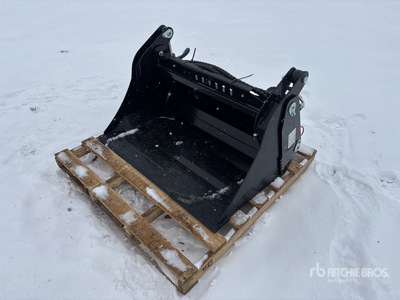 2026 GIYI GY-XKH39 38 in Multi-Purpose Mini Skid Steer Bucket - Fits Mini Skid Steer (Unused)