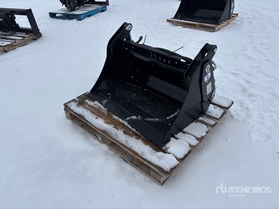 2026 GIYI GY-XKH39 38 in Multi-Purpose Mini Skid Steer Bucket - Fits Mini Skid Steer (Unused)