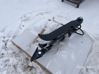 2026 GIYI GY-XJ5T 32 in CAT Hydraulic Excavator Thumb (Unused)