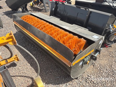 2026 GIYI GY-BS72 72 in Closed Skid Steer Sweeper (Unused)