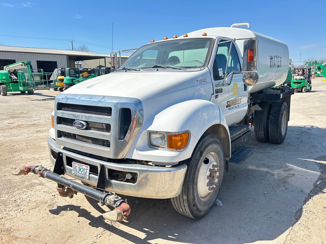 2015 Ford F-650 XL 2000 gal 4x2 Water Truck