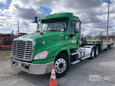 2019 FREIGHTLNR CASCADIA 6x4 Cabeza Tractora Cabina Corta