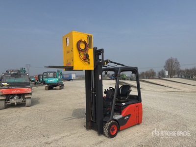 2016 Linde E16 1600 kg 電動フォークリフト