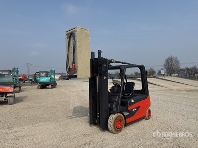 2014 Linde E30L 3000 kg 電動フォークリフト