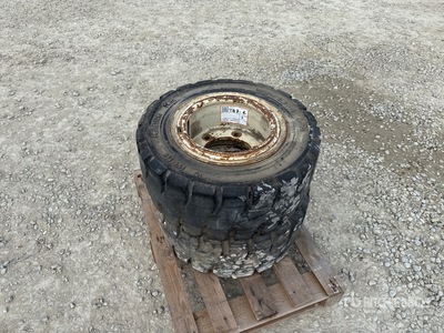 Qty of (2) Tires を見 Tires
