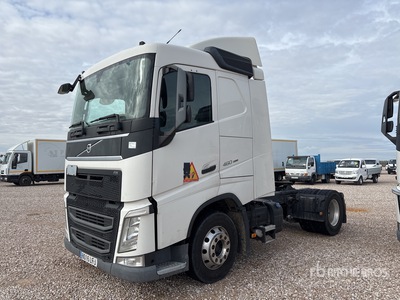2020 Volvo FH12-460 4x2 S/A Sleeper Truck Tractor