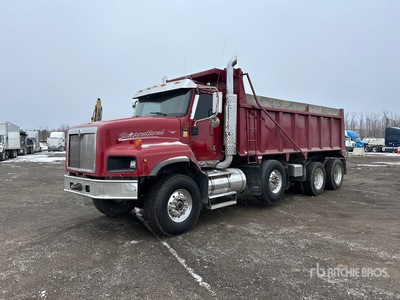 2005 International 5600i 8x4 Tri/A Camión dumper