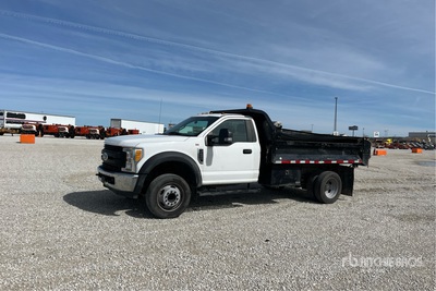 2017 Ford F-450 XL 4x2 Camion à benne basculante