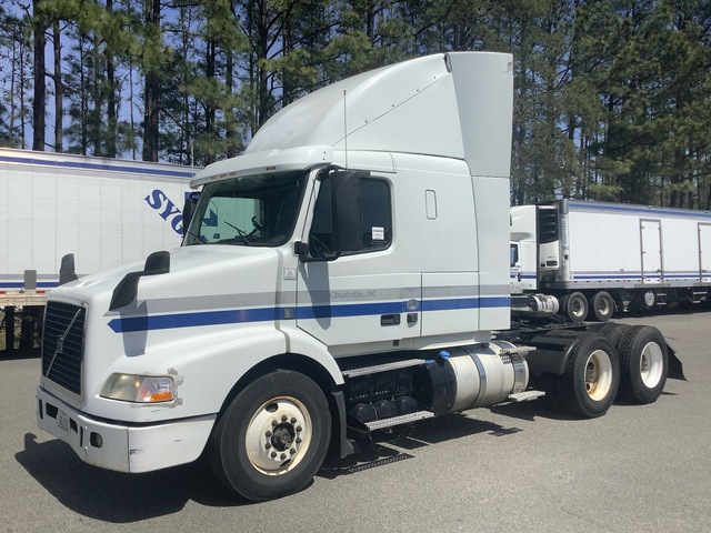 2018 Volvo VNR64T 6x4 T/A Sleeper Truck Tractor