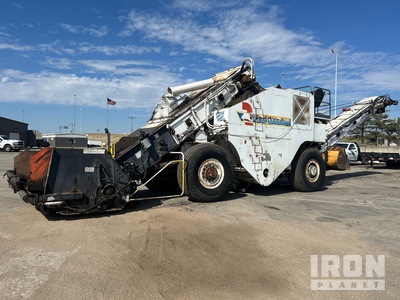 2003 Roadtec SB2500C Wheel Asphalt Transfer Machine