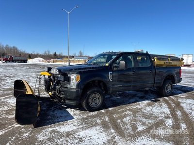2017 Ford F-250 XL 4x4 Crew Cab Pickup