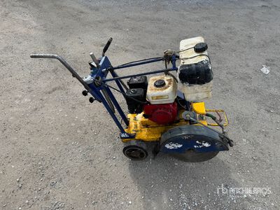 CUTS DIAMANT MC 351 Asphalt Cutter